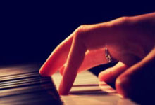 曼城大胜对手，提前锁定晋级资格